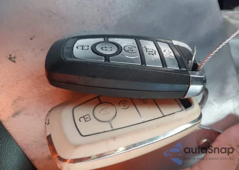 2021 Ford Explorer Xlt from USA, damaged, VIN 1FMSK8DH4MGA93129